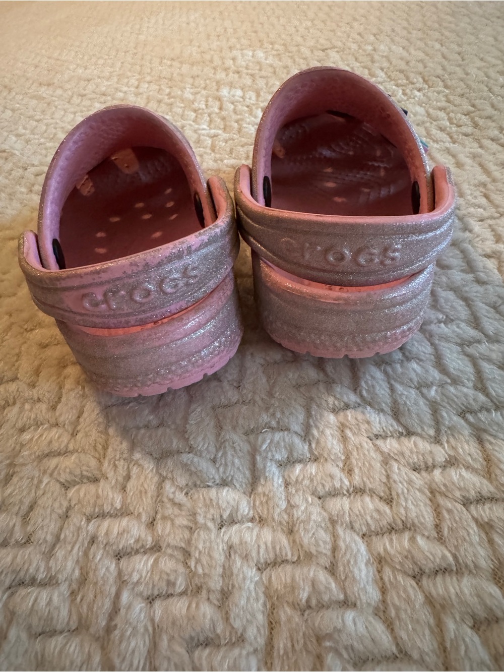 CROCS Kids Sparkle Pink Clog Shoes with Bug Charms Size 7 - Picture 7 of 11